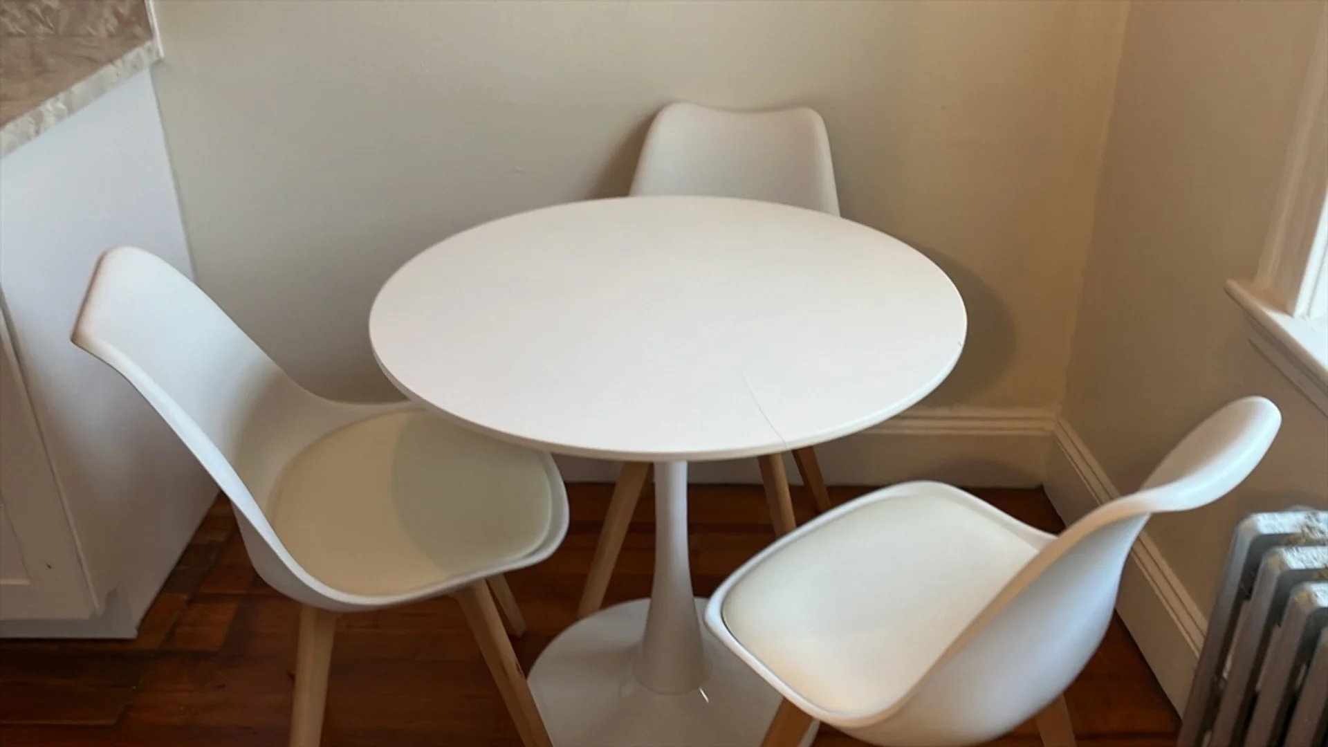 Compact studio apartment ideal for students in 
