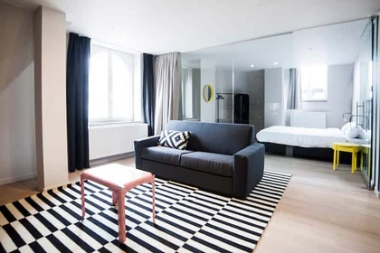 Komplette Wohnung voll möbliert in Antwerpen