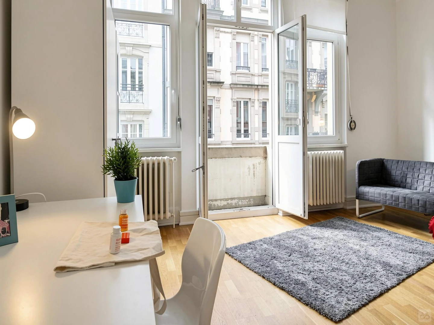 Comfortable and spacious student room in
