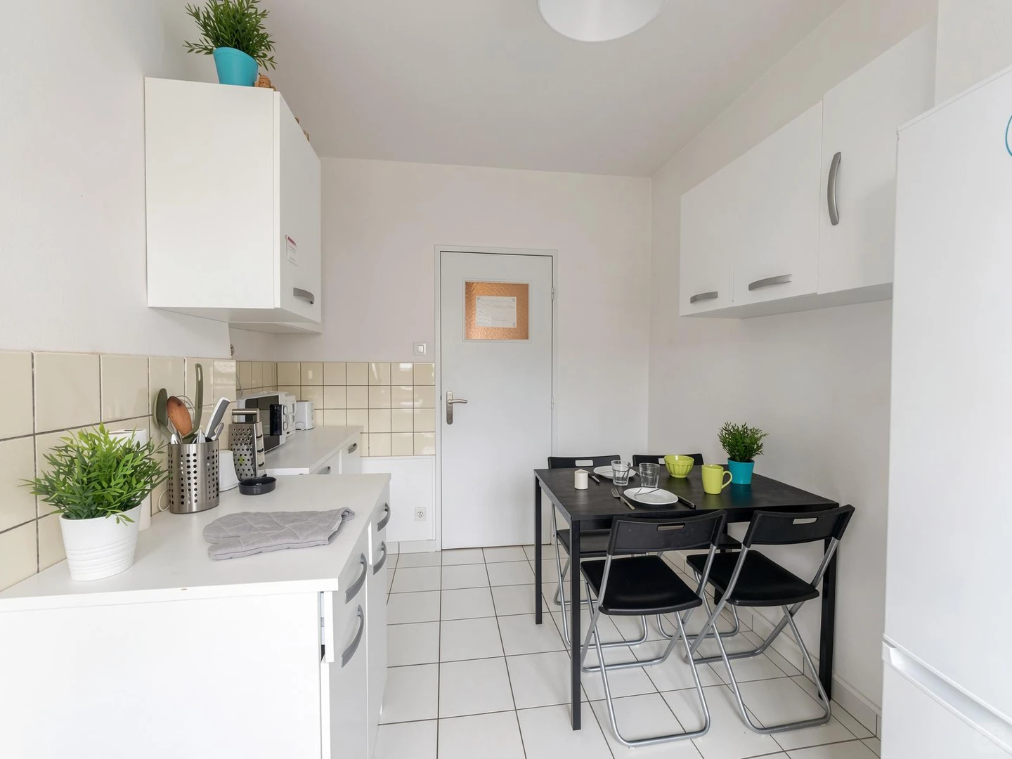 Bright and airy student room with easy university access in