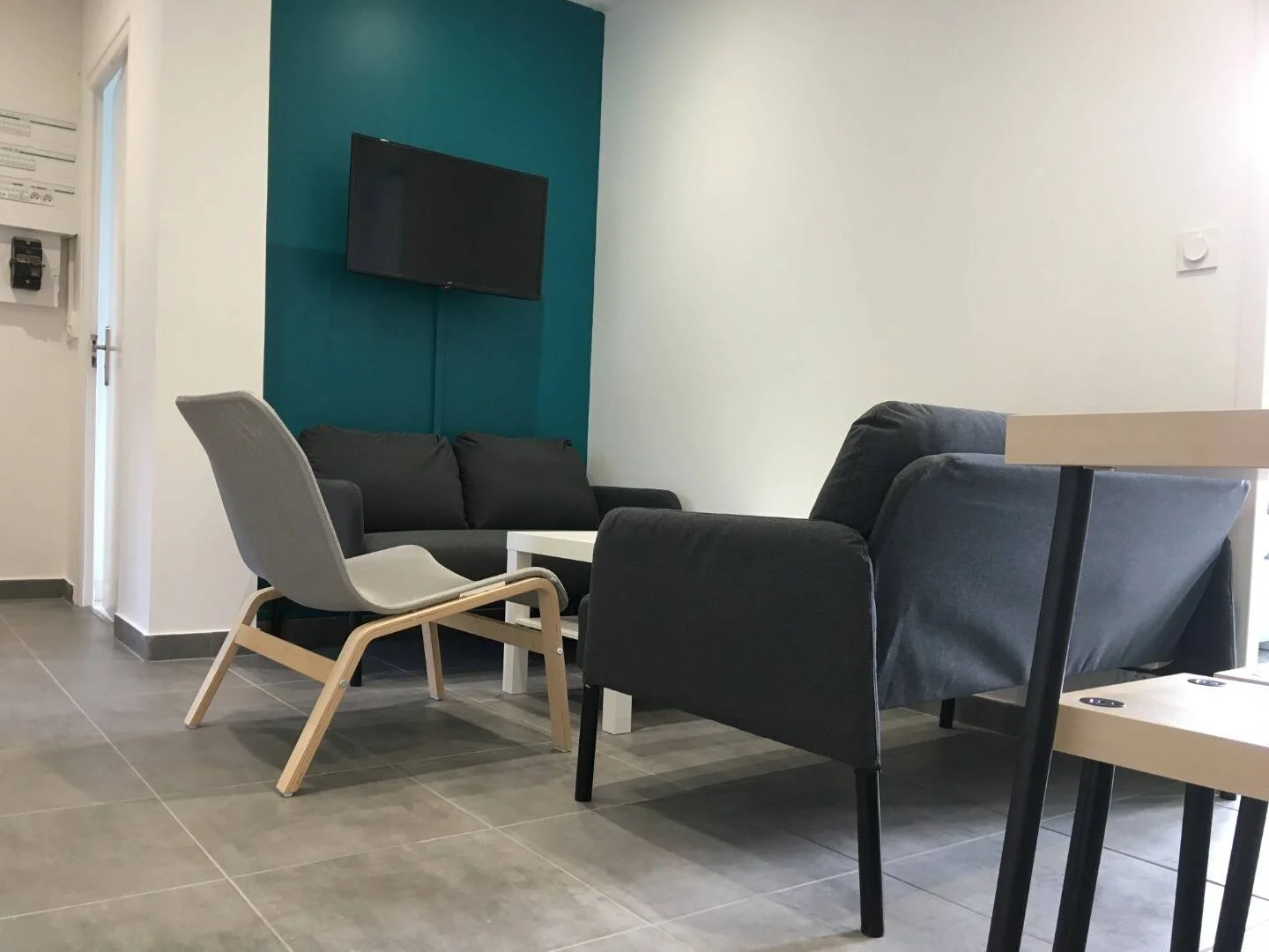 'de öğrenci dairesinde, tamamen mobilyalı kiralık oda