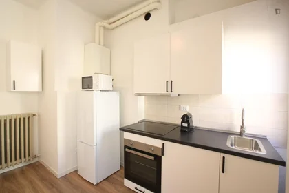 Quarto privado em Via Giuseppe Soli, imagem 9 de 25