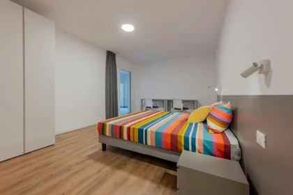 Mehrbettzimmer in der Via della Malvasia, , bild 1 von 10