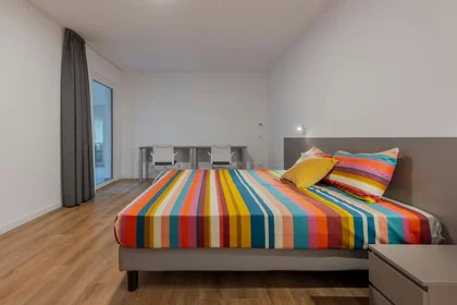 Mehrbettzimmer in der Via della Malvasia, , bild 2 von 10