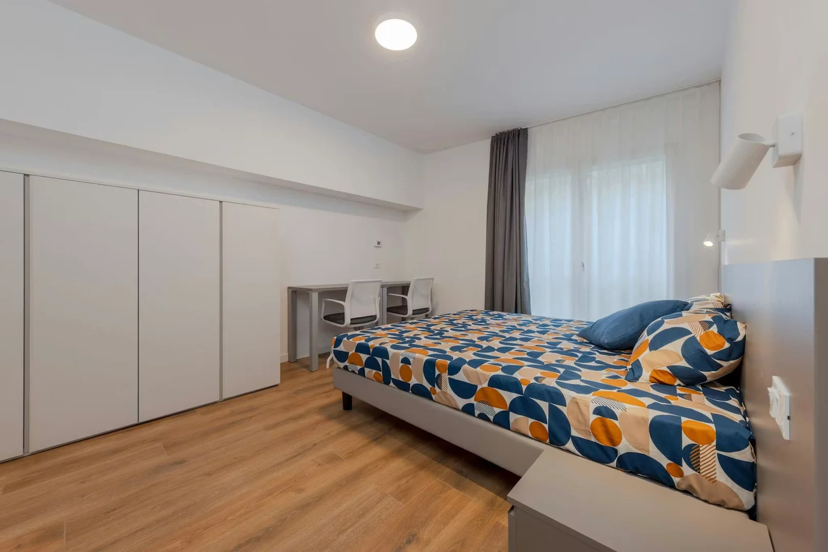 'de öğrenci dairesinde, tamamen mobilyalı kiralık oda