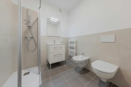 Mehrbettzimmer in der Via della Malvasia, , bild 9 von 10