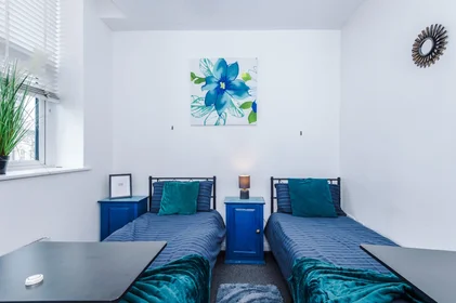 Dairenin tamamı konumu Flat 5, Pendleton Way, 3 34 görüntüsü