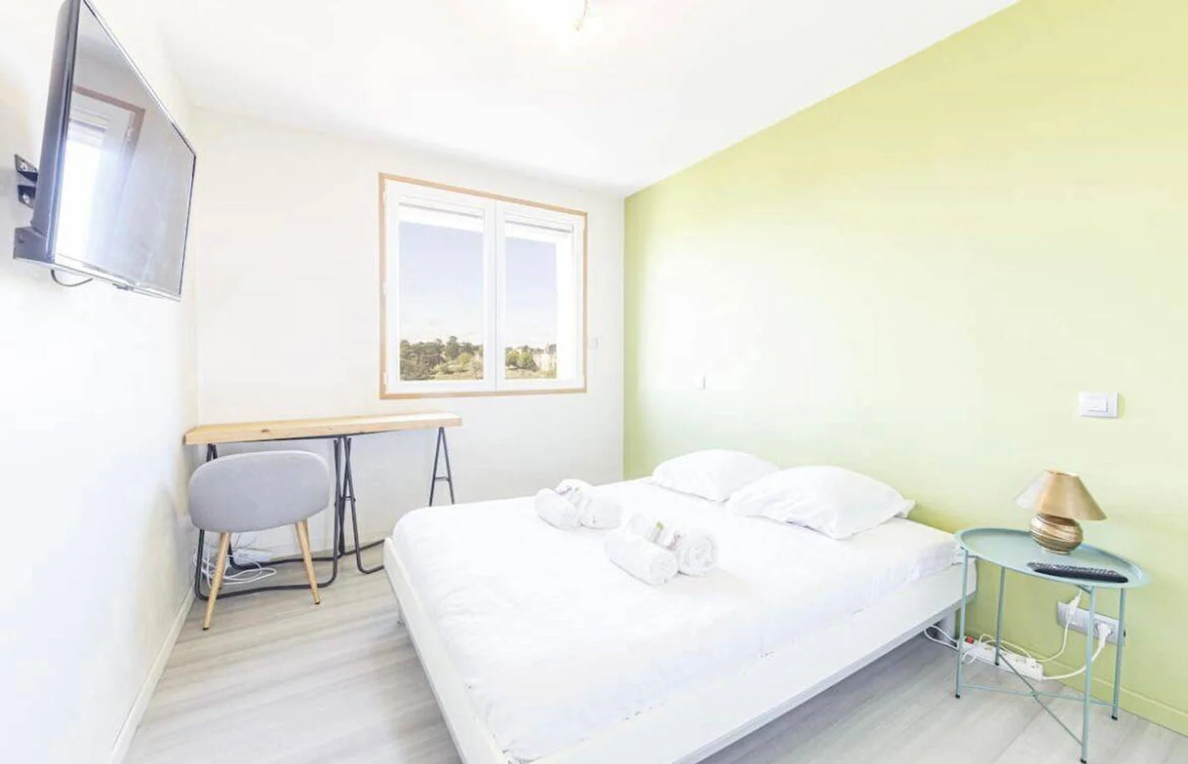 Quarto de estudante económico com localização conveniente em 