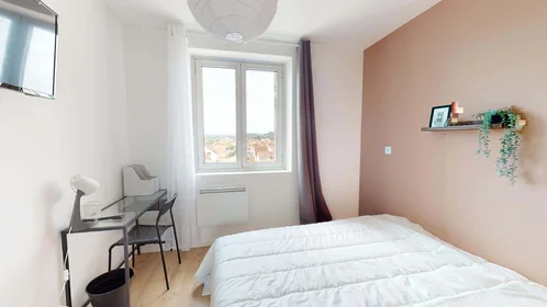 Private room at 101 Av. du Drapeau, 21000 Dijon, France, image 1 of 7