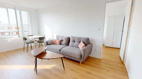 Logement entier à 93 Av. Roger Salengro, 69100 Villeurbanne, France, image 3 de 15