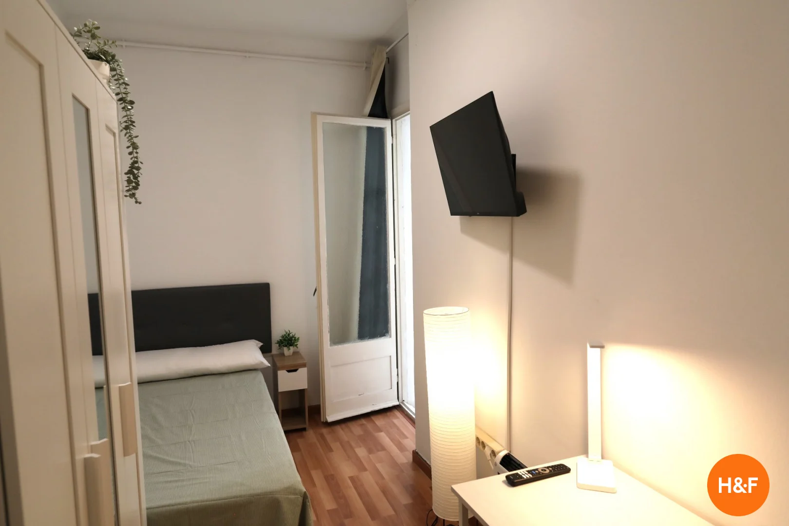 Habitación estudiantil económica con ubicación conveniente en 