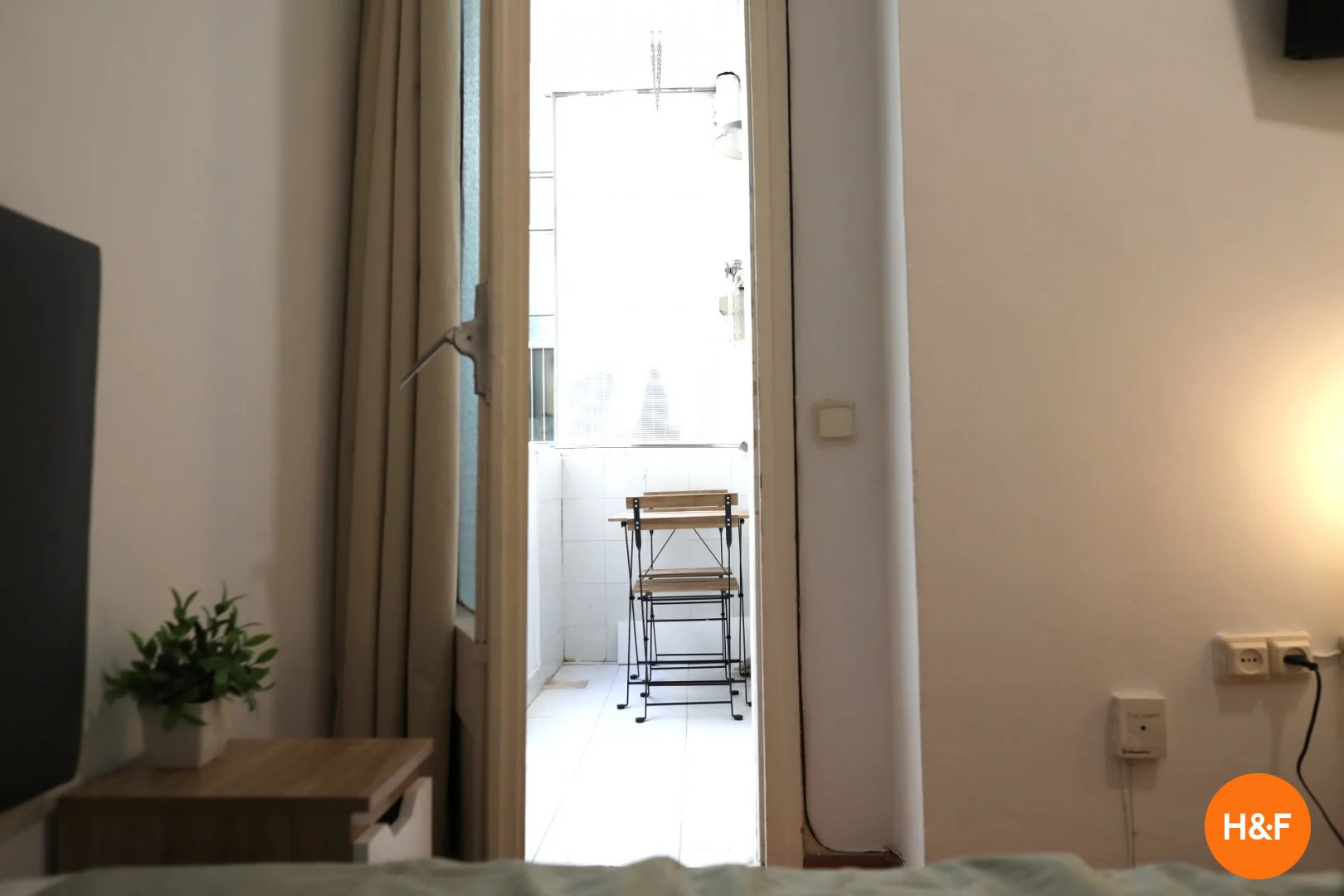 Habitación estudiantil económica cerca del campus en 