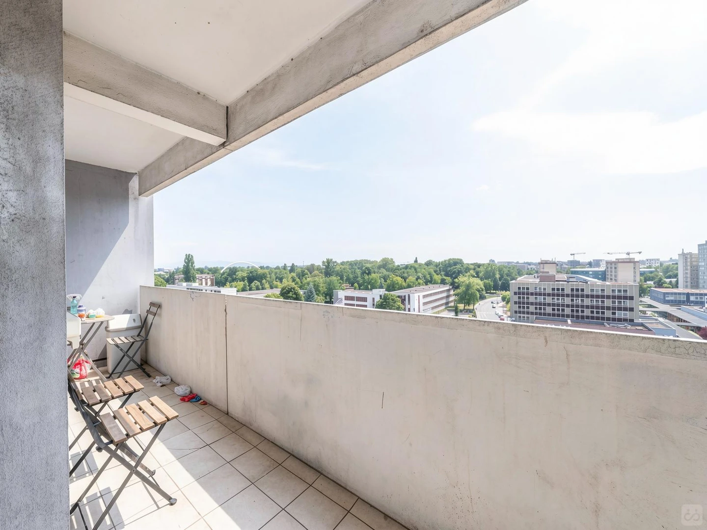 Room for rent in student apartment in , fully furnished