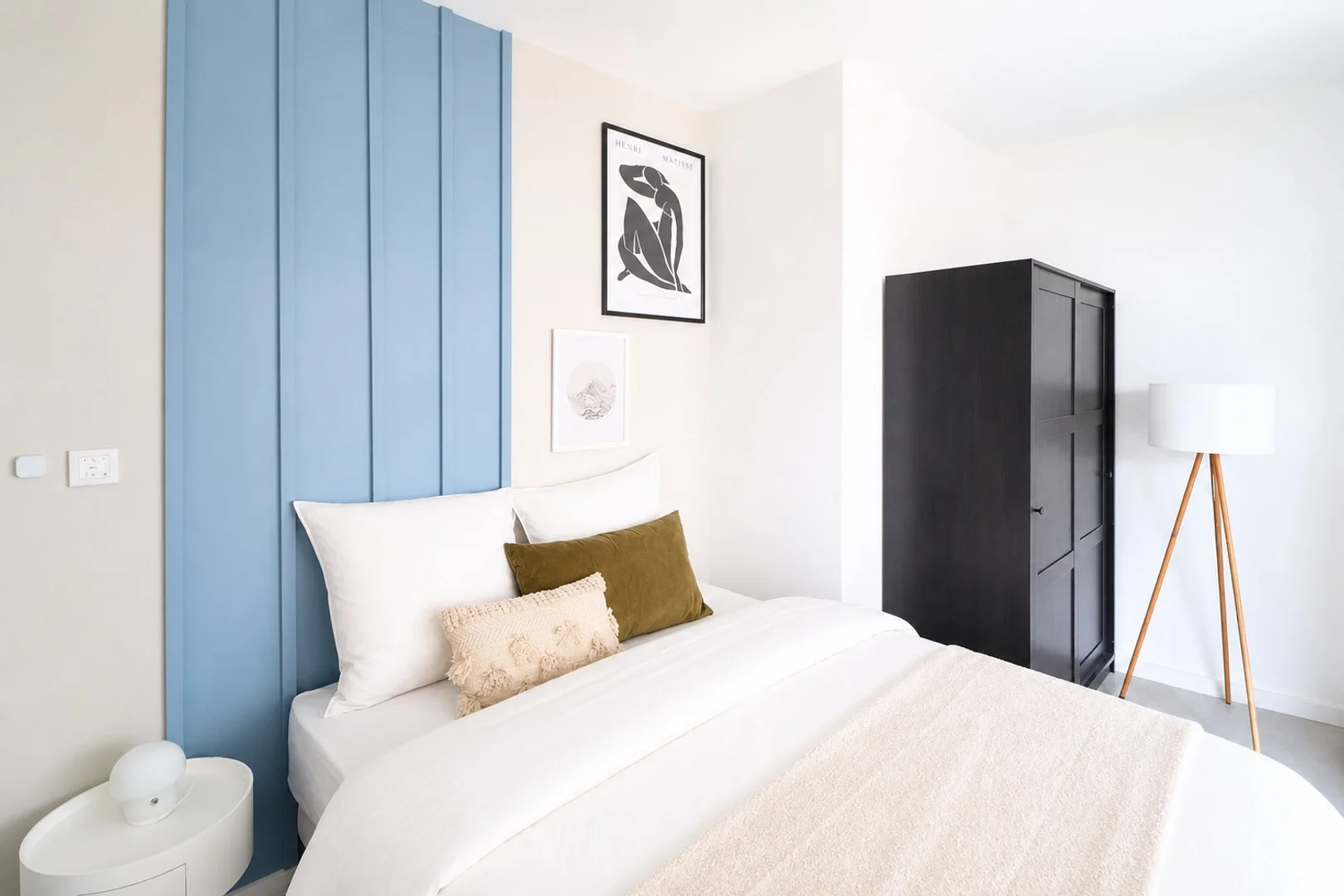 Bright and airy student room with easy university access in 
