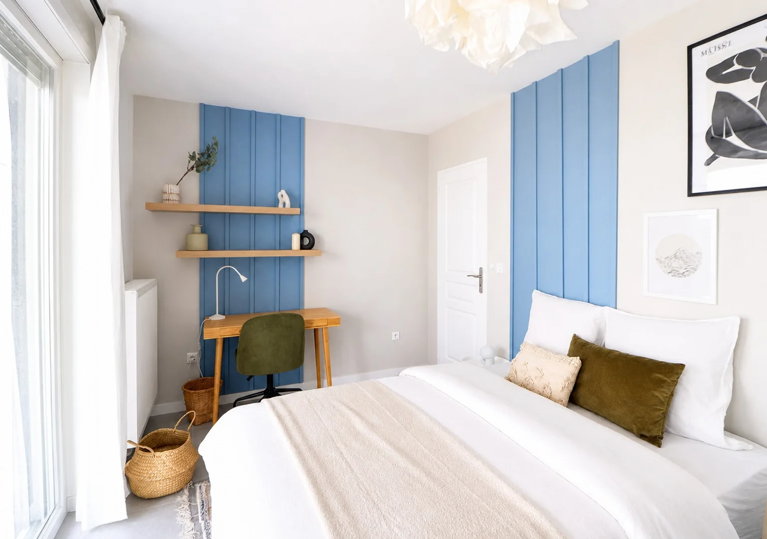 Economical student room with convenient location in 