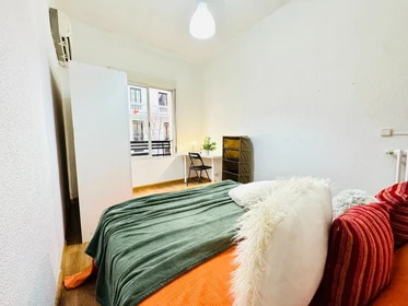 Cheap private room in Madrid