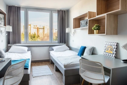 Quarto para alugar com cama de casal em Cracóvia