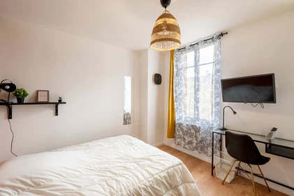 Helles Privatzimmer in Dijon