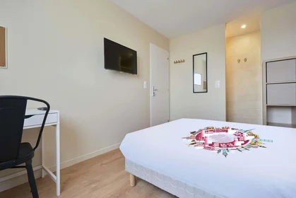 Quarto privado em 4 Pl. Général Patton, 10000 Troyes, France, imagem 4 de 22