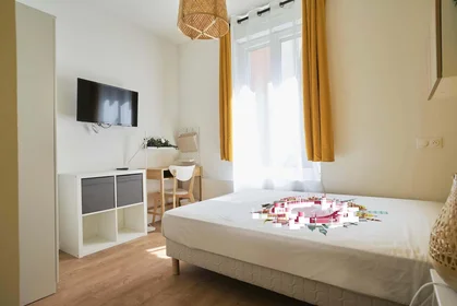 Chambre privée à 21 Rue de l'Étape, 51100 Reims, France, image 1 de 10