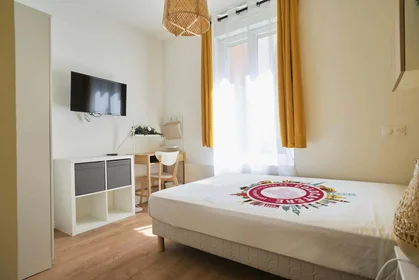 Privatzimmer in der 21 Rue de l'Étape, 51100 Reims, France, bild 1 von 10