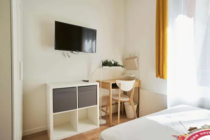 私人房间 在 21 Rue de l'Étape, 51100 Reims, France, 22的图像2