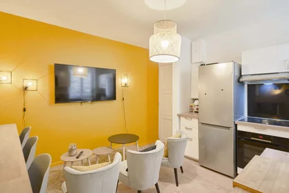 私人房间 在 21 Rue de l'Étape, 51100 Reims, France, 22的图像16