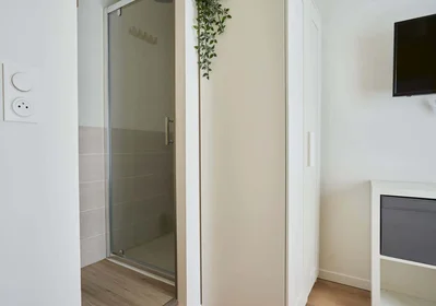 私人房间 在 21 Rue de l'Étape, 51100 Reims, France, 22的图像3