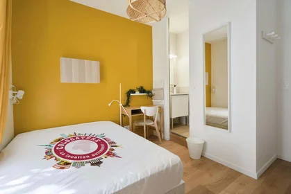 私人房间 在 21 Rue de l'Étape, 51100 Reims, France, 10的图像1