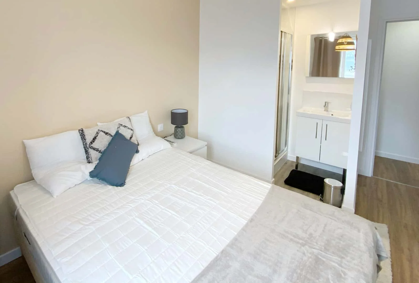 Habitación en apartamento estudiantil en alquiler en , completamente amueblado