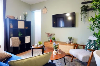 Private room at 12 Rue Davout, 21000 Dijon, France, image 7 of 10