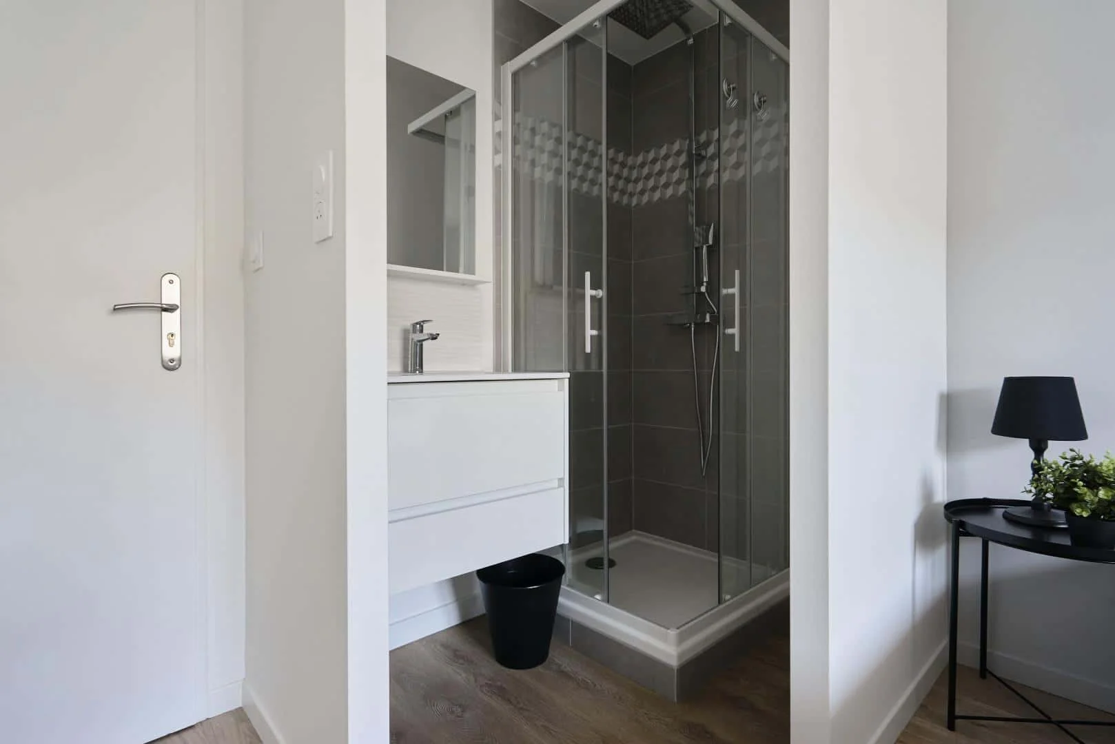 Quarto de estudante económico com localização conveniente em 