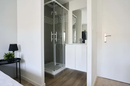 Quarto privado em Rue des Jardiniers, 54000 Nancy, France, imagem 5 de 21