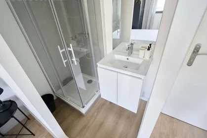 Quarto privado em Rue des Jardiniers, 54000 Nancy, France, imagem 6 de 21