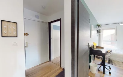 Private room at 2 Rue Félix Trutat, 21000 Dijon, France, image 10 of 13