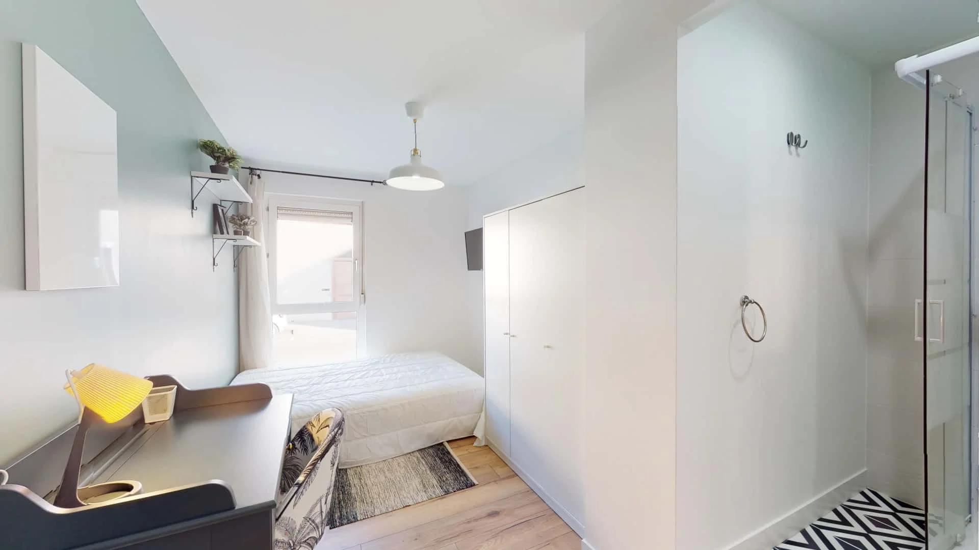 Student-friendly room in  with modern amenities