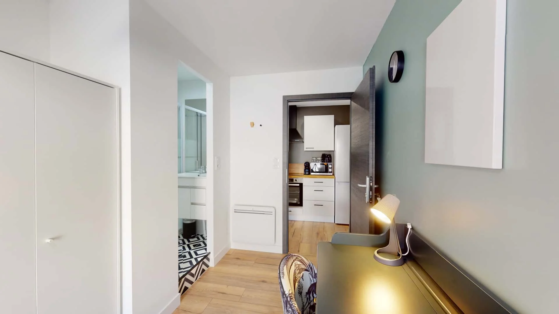Economical student room with convenient location in 