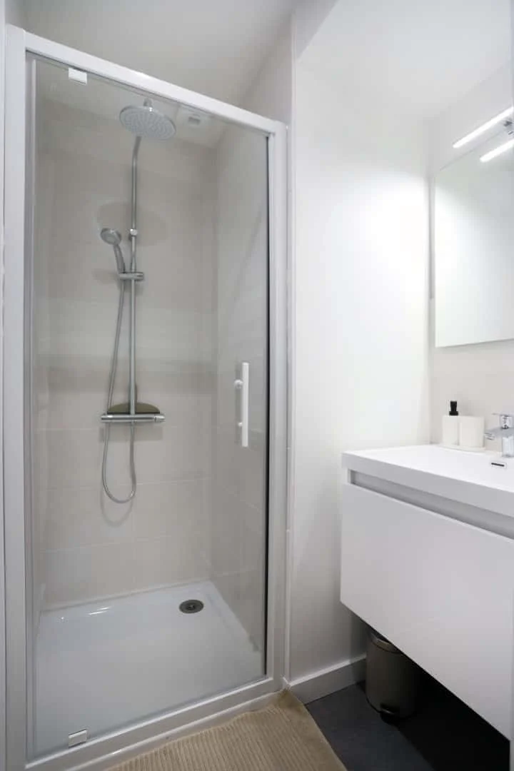 Habitación asequible para estudiantes con buena iluminación en 