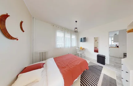 Habitación privada en 2 Quai Jacques Anquetil, 76100 Rouen, France, imagen 4 de 10