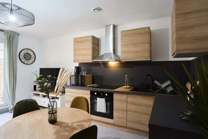 Privatzimmer in der 37 Av. de Londres, 80090 Amiens, France, bild 12 von 21