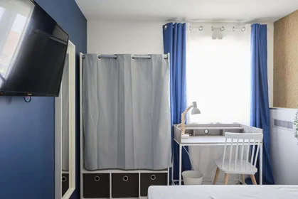 Stanza privata in 25 Rue Voltaire, 10000 Troyes, France, immagine 3 di 20