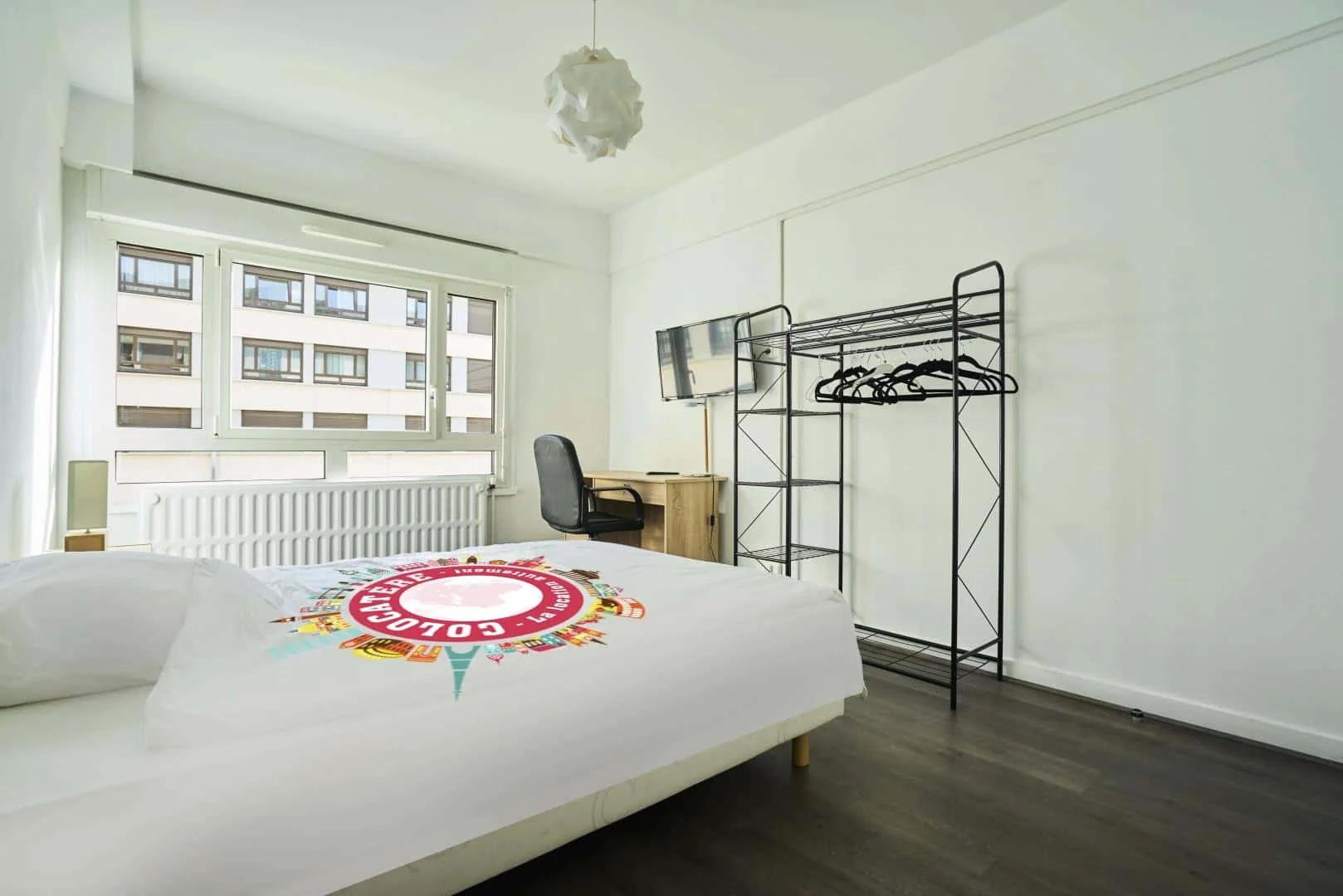 Functional student room perfect for studying in 