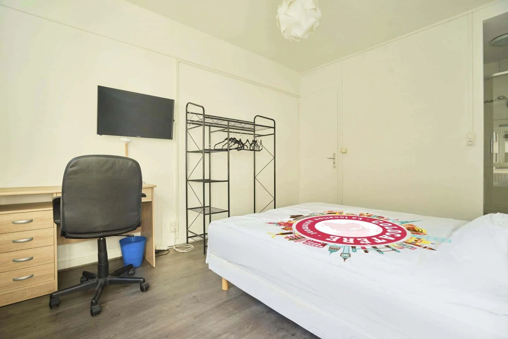 Economical student room with convenient location in 
