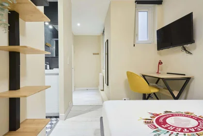 Private room at 12 Pl. Drouet d'Erlon, 51100 Reims, France, image 3 of 20