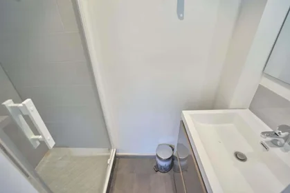 私人房间 在 14 Rue des Augustins, 51100 Reims, France, 20的图像6