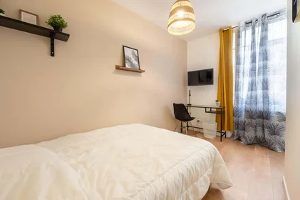 私人房间 在 36 Rue de Metz, 21000 Dijon, France, 10的图像1
