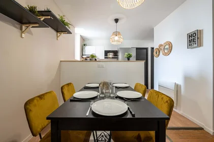 Private room at 36 Rue de Metz, 21000 Dijon, France, image 5 of 17
