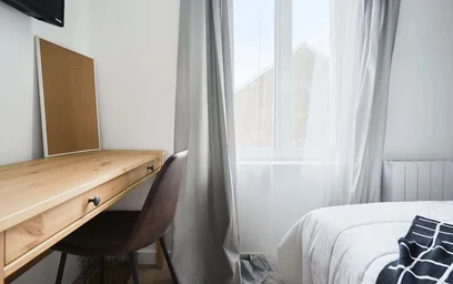 Private room at 12 Av. Dampierre, 59410 Valenciennes, France, image 4 of 24