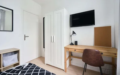 Private room at 12 Av. Dampierre, 59410 Valenciennes, France, image 6 of 24