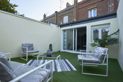 Chambre privée à 81 Rue le Mongnier, 80090 Amiens, France, image 19 de 21